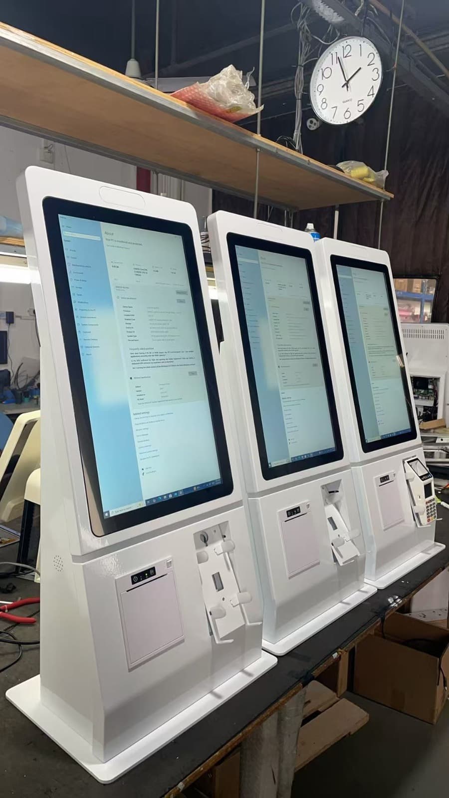 Kiosk 21.5″